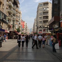 Foto tomada en Kıbrıs Şehitleri Caddesi  por Adnan İNANICI el 5/4/2013