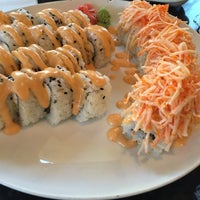 รูปภาพถ่ายที่ Nigiri Sushi Bar &amp;amp; Restaurant โดย Steven R. เมื่อ 3/27/2015