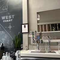 Photo prise au West Coast Wine • Cheese par Marc E. le6/10/2023
