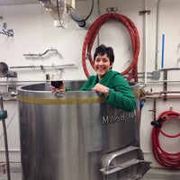 Das Foto wurde bei Iron Goat Brewing Co. von Diane E. am 1/11/2014 aufgenommen