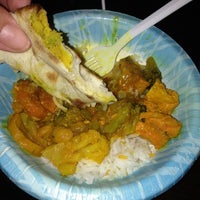Foto tomada en Robina&amp;#39;s Indian Cuisine  por Christi S. el 12/7/2012