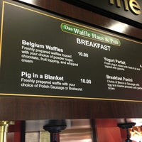 Das Foto wurde bei Das Waffle Haus &amp;amp; Pub von Anna M. am 7/18/2013 aufgenommen