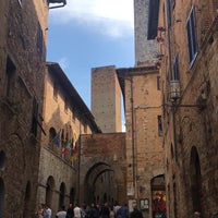 Снимок сделан в San Gimignano 1300 пользователем Ana G. 10/18/2019