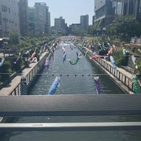 Photo taken at おしなり橋 by チャコパパ on 5/2/2023