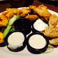 Photo taken at TGI Fridays by Deatrice S. B. on 12/20/2014
