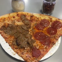 1/20/2017에 Matt P.님이 Buono&amp;#39;s New York Style Pizza에서 찍은 사진