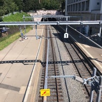 Foto tirada no(a) Bahnhof Zürich Enge por Bernhard H. em 7/25/2019