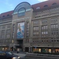 Das Foto wurde bei Kaufhaus des Westens (KaDeWe) von Aga am 4/14/2013 aufgenommen