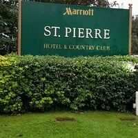 Foto tirada no(a) St. Pierre Marriott Hotel &amp;amp; Country Club por Wayne C. em 9/27/2016