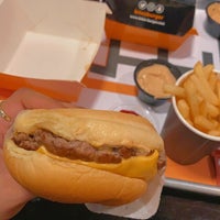 Foto scattata a Bitez Burger بايتز برجر da Futon il 10/11/2021
