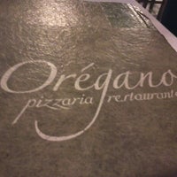 Снимок сделан в Orégano Pizzaria e Restaurante пользователем Victor C. 11/18/2012