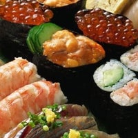รูปภาพถ่ายที่ Yamashiro Japanese Cuisine โดย Rosa เมื่อ 10/23/2012