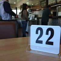 2/26/2013にJoe P.がMichael&amp;#39;s Super Burgersで撮った写真