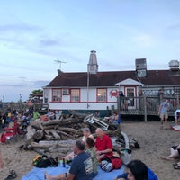 Foto scattata a Tim&amp;#39;s Rivershore Restaurant and Crabhouse da Mónica C. il 6/27/2021
