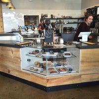 10/22/2015 tarihinde Hannah R.ziyaretçi tarafından Coffee Shop'de çekilen fotoğraf