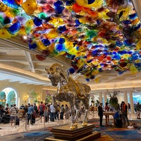 Photo taken at Chihuly Sculpture - Fiori Di Como by Victor D. on 3/16/2022