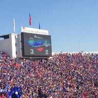 รูปภาพถ่ายที่ Estadio Nacional Julio Martínez Prádanos โดย Vìctor L. เมื่อ 5/5/2013