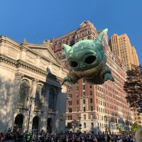 Photo taken at Macy&amp;#39;s Thanksgiving Day Parade by Ringo on 11/24/2022