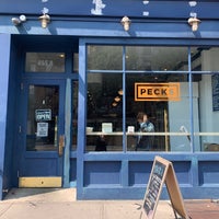 Foto diambil di Peck’s Food oleh Ringo pada 7/24/2021