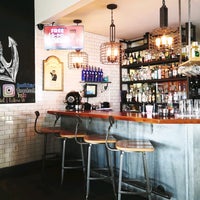 Photo prise au Captain James Landing - Restaurant and Crab House par Alyssa. le8/19/2020
