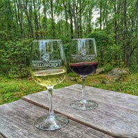Foto tirada no(a) Willowcroft Farms Winery por Rob K. em 9/24/2016