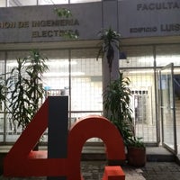 Photo taken at Edificio Q, Anexo de Ingeniería by yarely a. on 4/17/2018