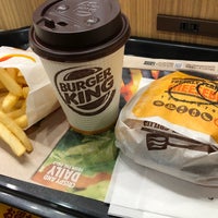 Photo taken at Burger King by 抹茶 on 11/30/2019