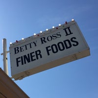 Photo taken at Betty Ross II Finer Foods by Margo on 4/24/2016