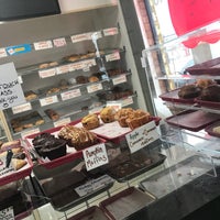 Photo taken at Apple Fritter Donut Shop by Margo on 11/22/2020