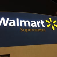 11/29/2016 tarihinde Kevin P.ziyaretçi tarafından Walmart Supercentre'de çekilen fotoğraf