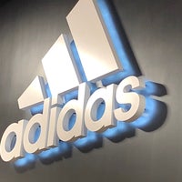 {keywor d} adidas factory outlet near me