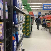 2/19/2017 tarihinde Kevin P.ziyaretçi tarafından Walmart Supercentre'de çekilen fotoğraf
