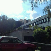 Foto diambil di Escuela Nacional de Lenguas, Lingüística y Traducción (ENALLT) UNAM oleh Ana R. pada 8/24/2017