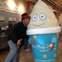 Das Foto wurde bei You Say When Yogurt Shoppe At Westshore Plaza von 🔥FireballTony 🍻 am 12/22/2012 aufgenommen