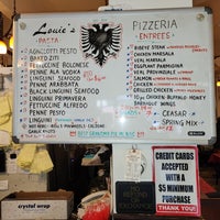 Снимок сделан в Louie&amp;#39;s Pizzeria and Restaurant пользователем Anna H. 10/1/2022