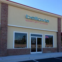 รูปภาพถ่ายที่ Bellavie Boutique โดย Amber A. เมื่อ 2/28/2013