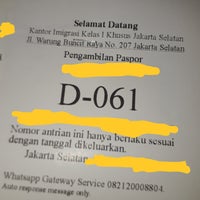 Photo taken at Kantor Imigrasi Kelas I Khusus Jakarta Selatan by Arie L. on 10/1/2020