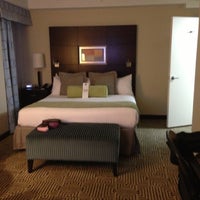 Foto tomada en Hotel MELA  por Kelly M. el 10/15/2012