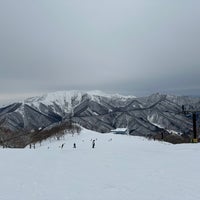 Photo taken at 苗場スキー場筍山山頂 by Matt on 3/5/2024