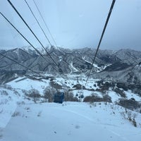 Photo taken at 苗場スキー場 第2ゴンドラ by Matt on 3/5/2024