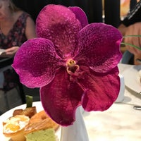 7/14/2017 tarihinde Grant D.ziyaretçi tarafından Glow Restaurant'de çekilen fotoğraf
