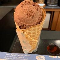Photo taken at Molly Moon&amp;#39;s Homemade Ice Cream by Adi on 11/6/2019