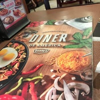 Photo taken at Denny&amp;#39;s by Danny R. on 10/22/2016