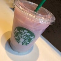 Photo taken at Starbucks by Dorian J. on 9/24/2018