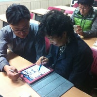 Photo prise au 스마트소셜연구회 par Kyungbae Y. le11/4/2012