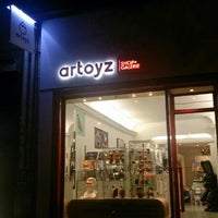 Photo taken at Artoyz Shop + Galerie by EKSYT O. on 11/6/2015