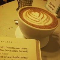 รูปภาพถ่ายที่ Barra de Café โดย Iván S. เมื่อ 1/4/2020