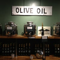 Foto tirada no(a) Saratoga Olive Oil Co por Harjit em 3/30/2013