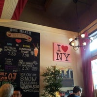 10/16/2012 tarihinde Anna C.ziyaretçi tarafından TriBeCa Cafe Bar'de çekilen fotoğraf
