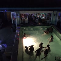 Foto scattata a The Float Pool And Patio Bar da Oğuz Can K. il 6/27/2016